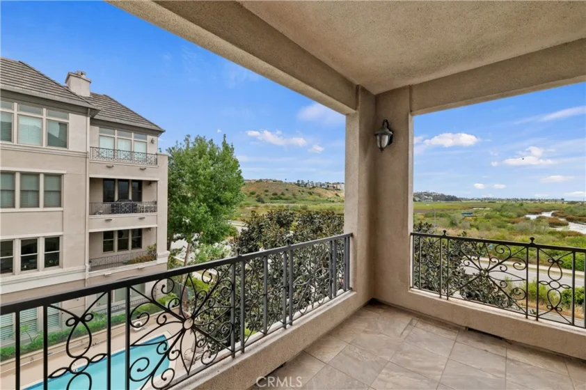 5721 S Crescent Park West #305 photo 1