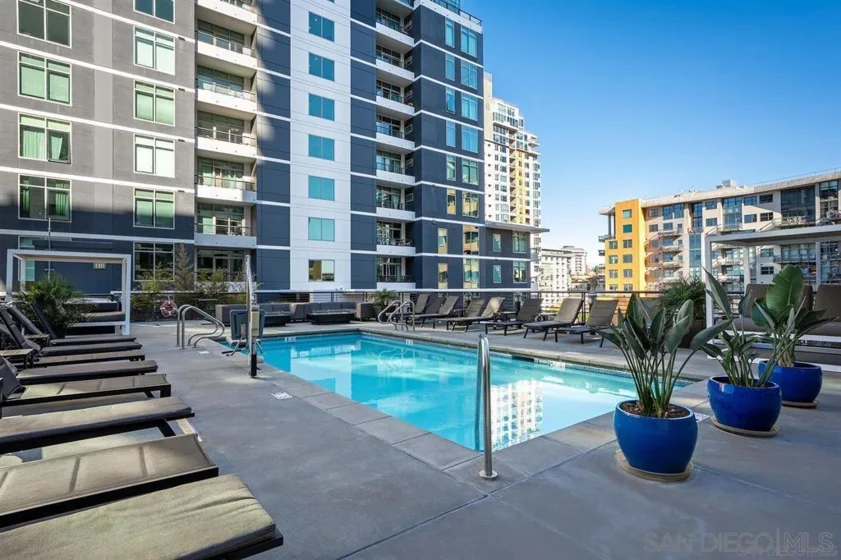 425 W Beech Street #1251 photo 19
