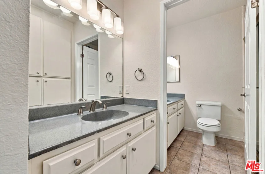 11918 Avon Way #102 photo 29