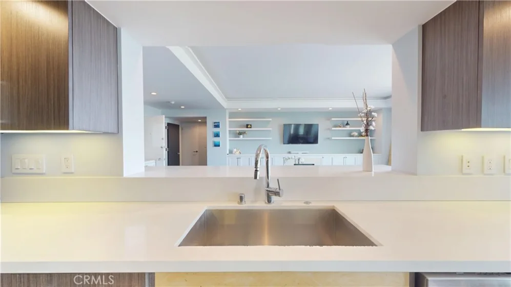 818 N Doheny Drive #908 photo 9