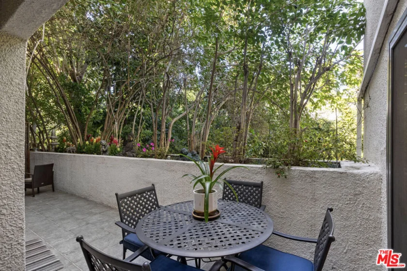 15325 Magnolia Boulevard #108 photo 20