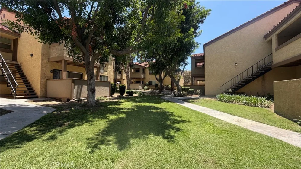 1140 W Blaine Street #101 photo 4