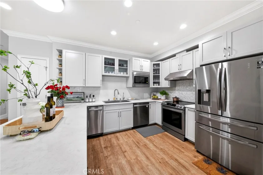 944 S Serrano Avenue #306 photo 37