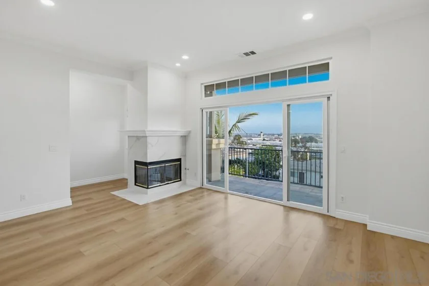 2078 San Diego photo 13