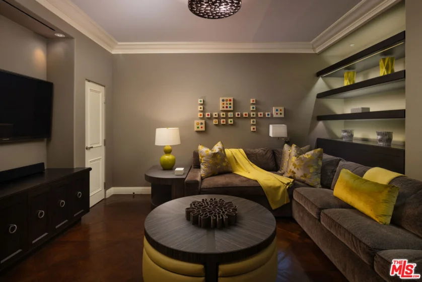 225 N Canon Drive #7D photo 15