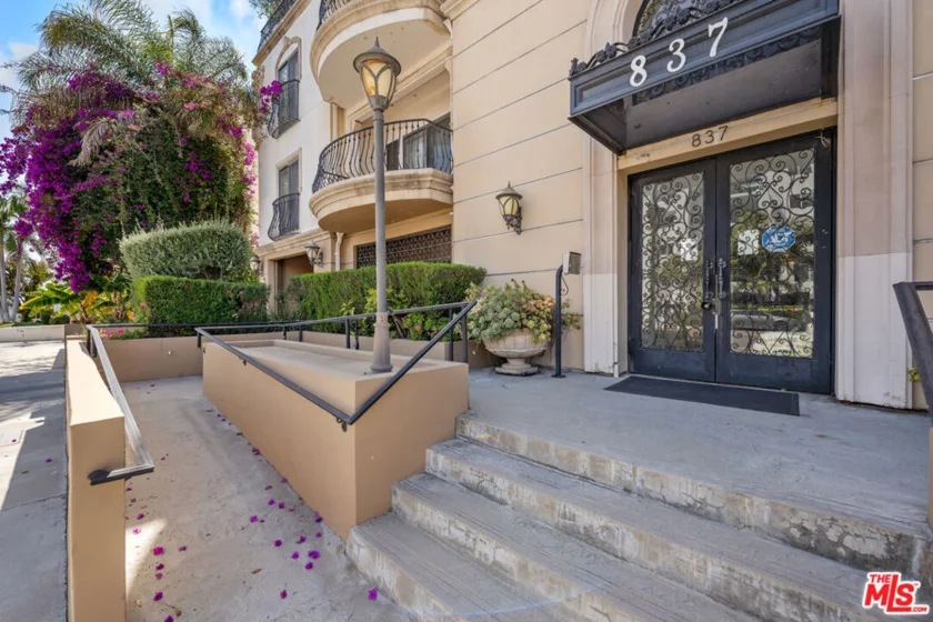 837 Crenshaw Boulevard #204 photo 38