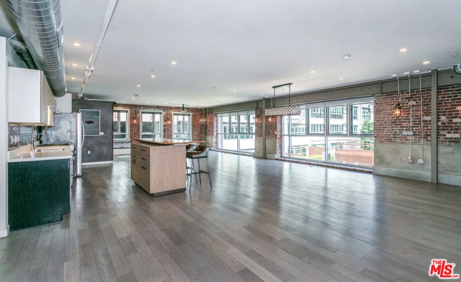 527 Molino Street #202 photo 24