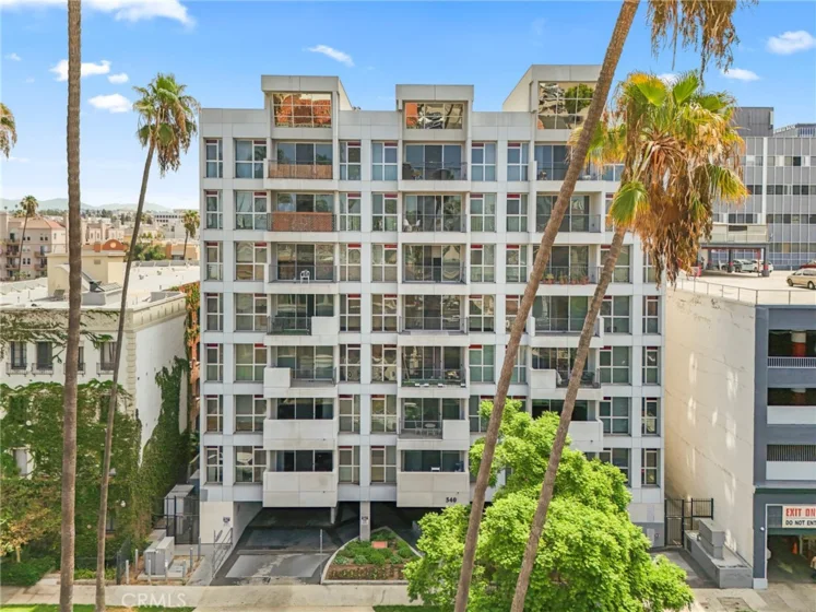 540 S Kenmore Avenue #203 photo 24