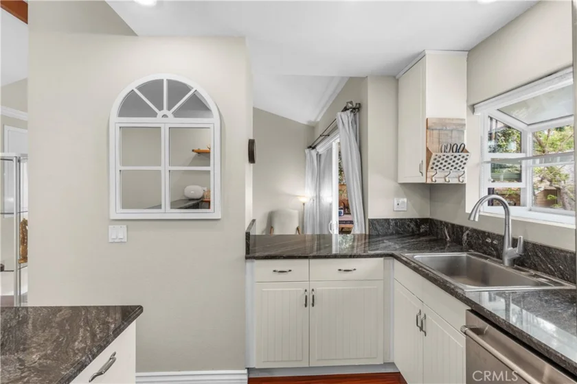 240 Pineview #3A photo 7