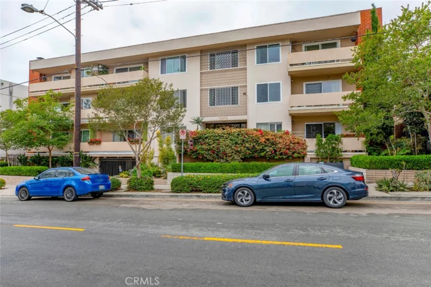 1955 Tamarind Avenue #10 photo 1