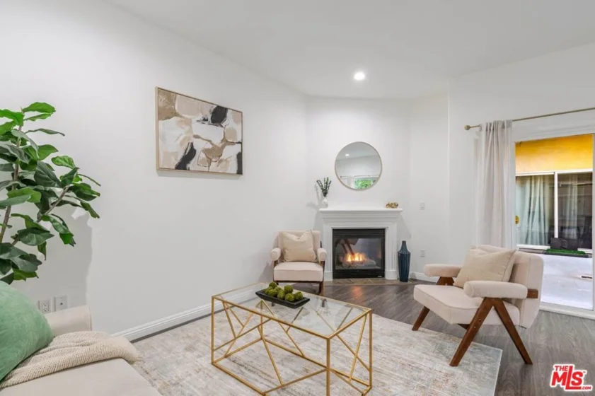 5521 Kester Avenue #7 photo 1