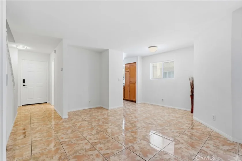 7651 Reseda photo 15