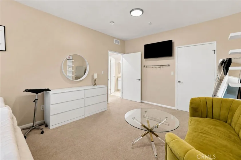 13941 Sherman Way #407 photo 6