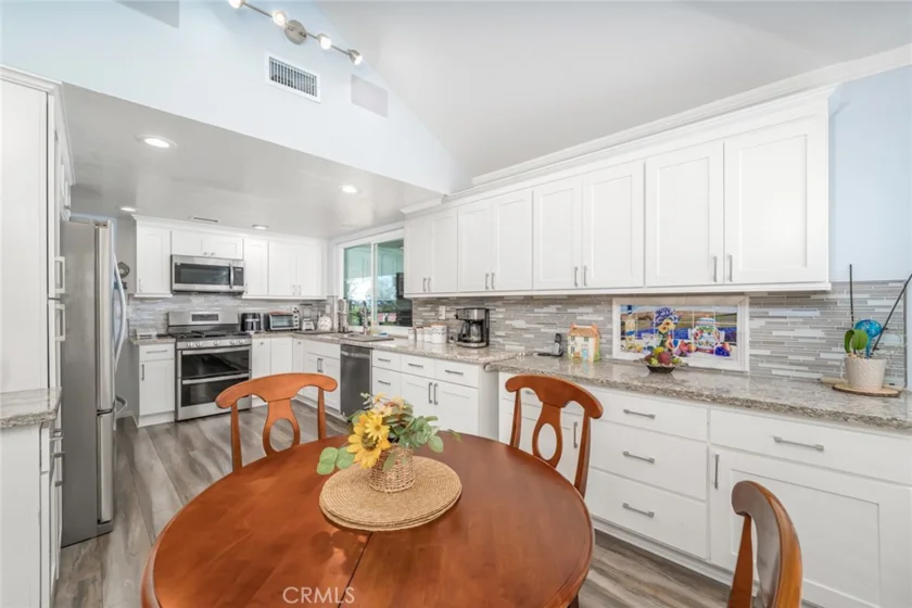 28149 Manchuca photo 14