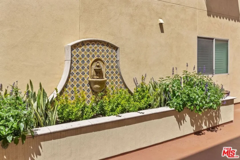 5037 Rosewood Avenue #101 photo 25