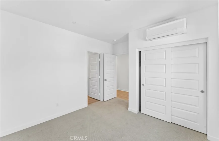 108 Pickwick Lane Court photo 5