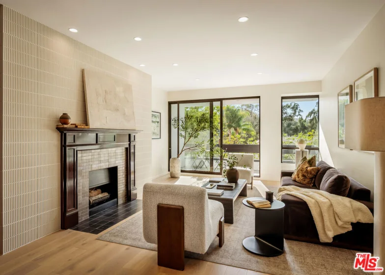 10551 Wilshire Boulevard #403 photo 23