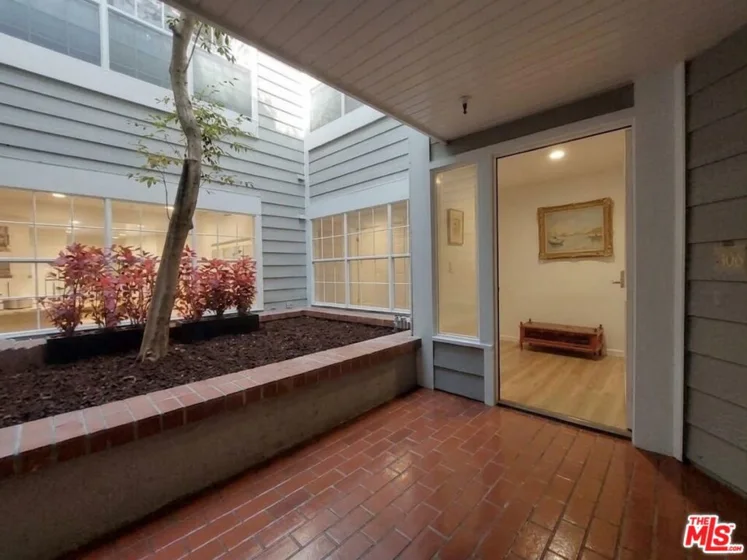 4346 Redwood Avenue #A101 photo 3