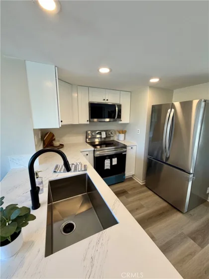 1509 S Raitt photo 1