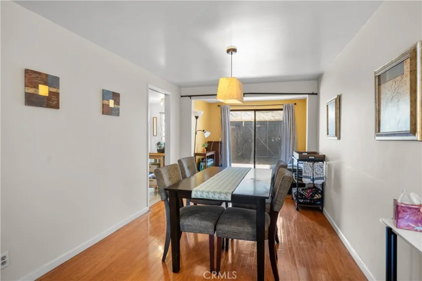 16745 Vanowen photo 7