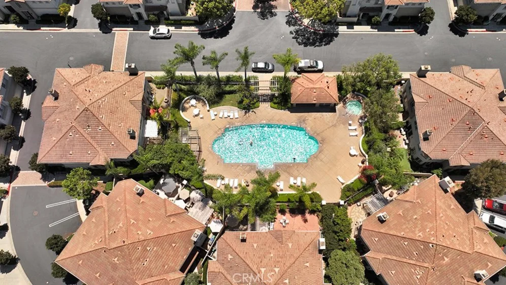 933 Somerville photo 36