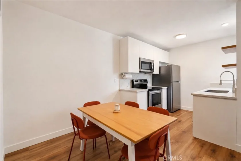 2900 Madison photo 4