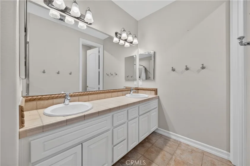 21100 Paseo Montana photo 45