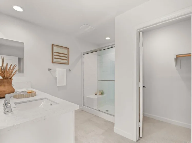 862 Slate Street photo 8