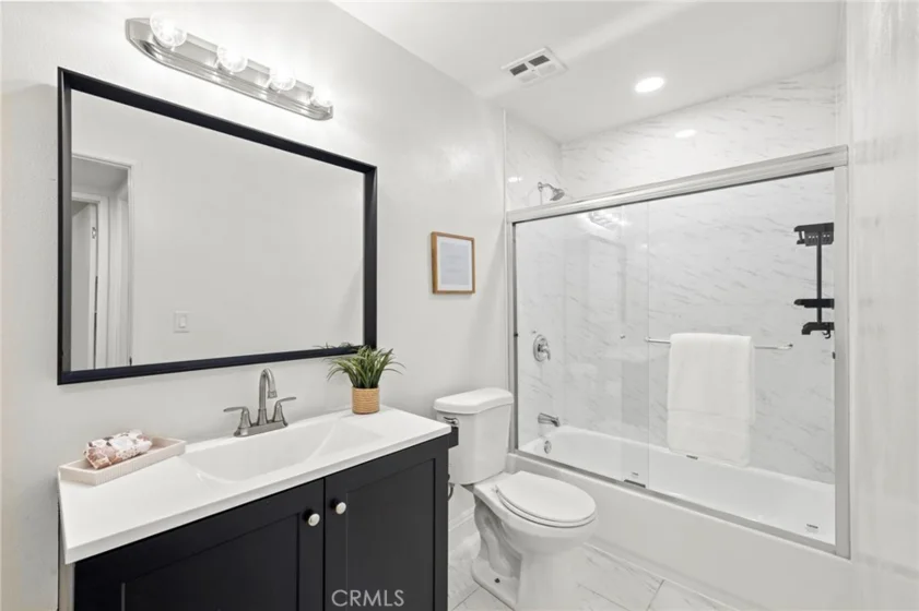 18683 Maplewood photo 24