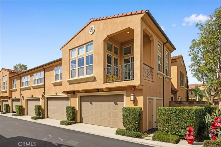 240 Mayfair photo 1