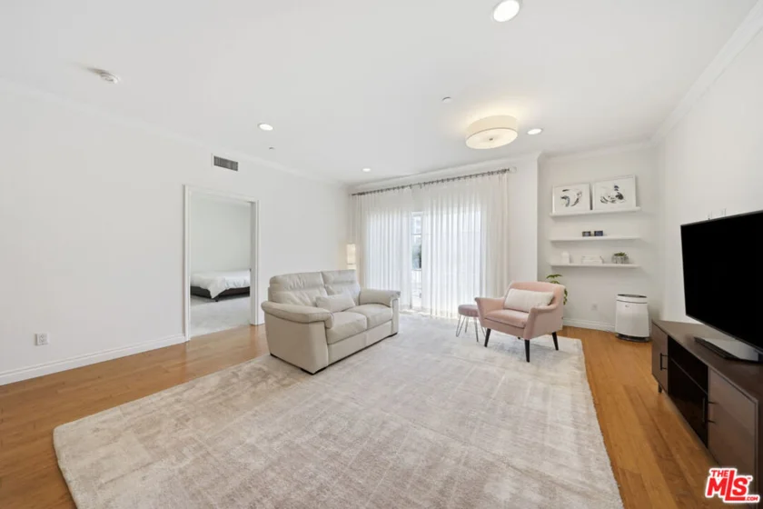 722 S Oxford Avenue #305 photo 3