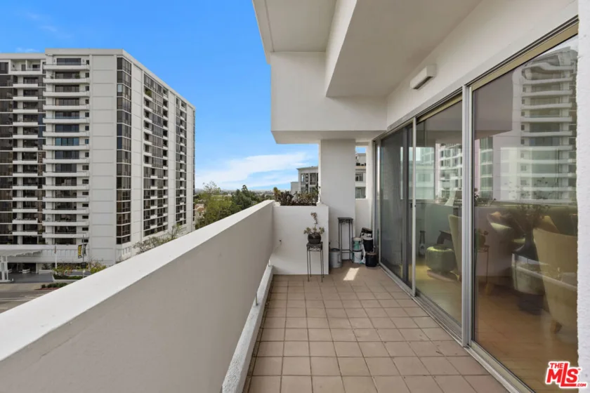 10701 Wilshire Boulevard #503 photo 18