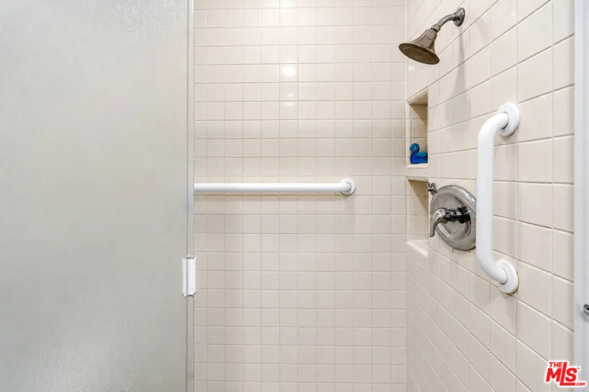 14923 Moorpark Street #101 photo 9