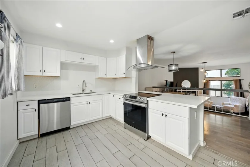 14937 Sherman Way #7 photo 7