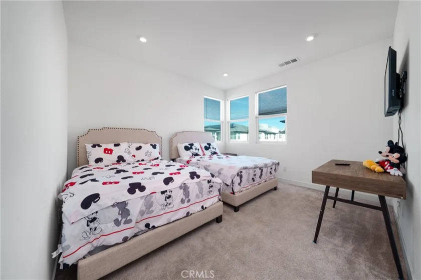 1602 W Bushell photo 21