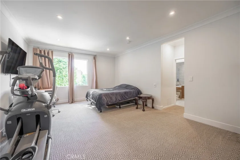 11560 Moorpark Street #204 photo 18