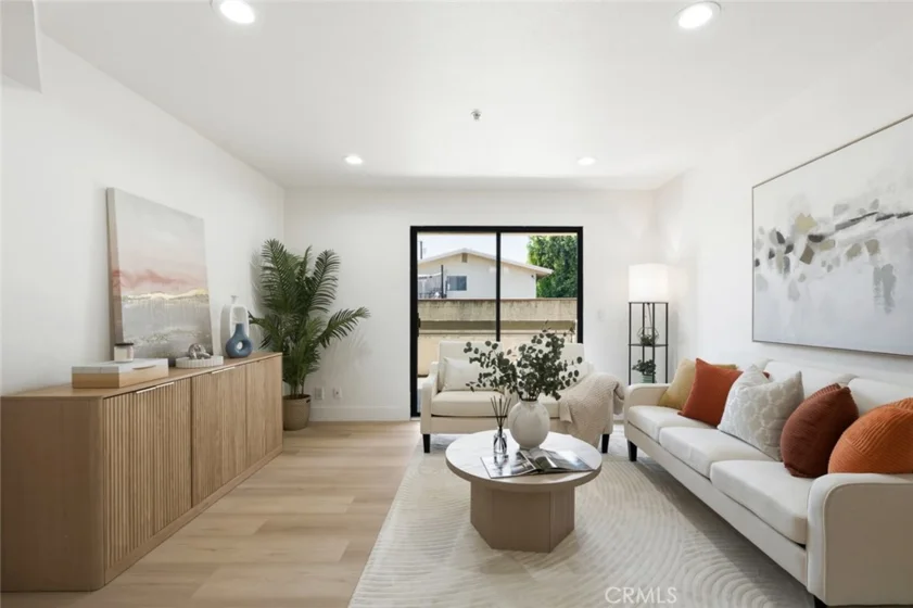 64 N Mar Vista Avenue #127 photo 3