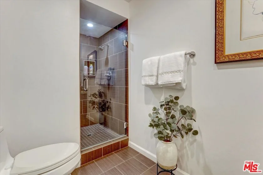 148 S Crescent Drive #101 photo 23