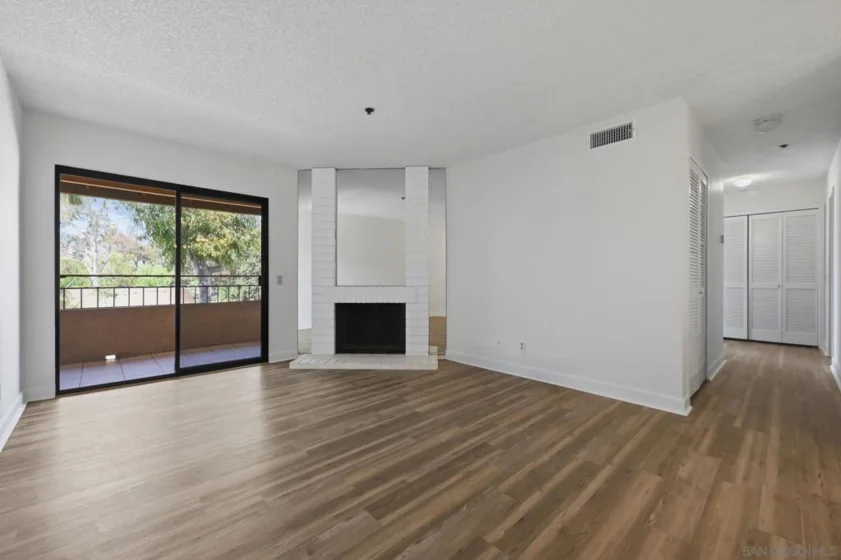5649 Lake Park #301 photo 11