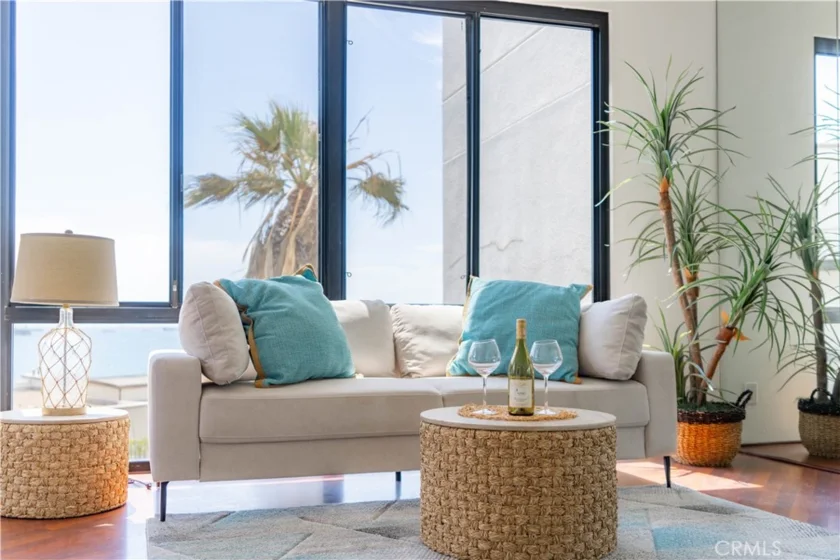 1310 E Ocean #401 photo 13