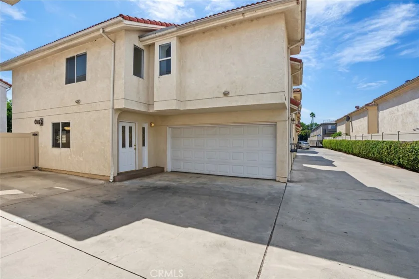 18334 Keswick Street photo 1