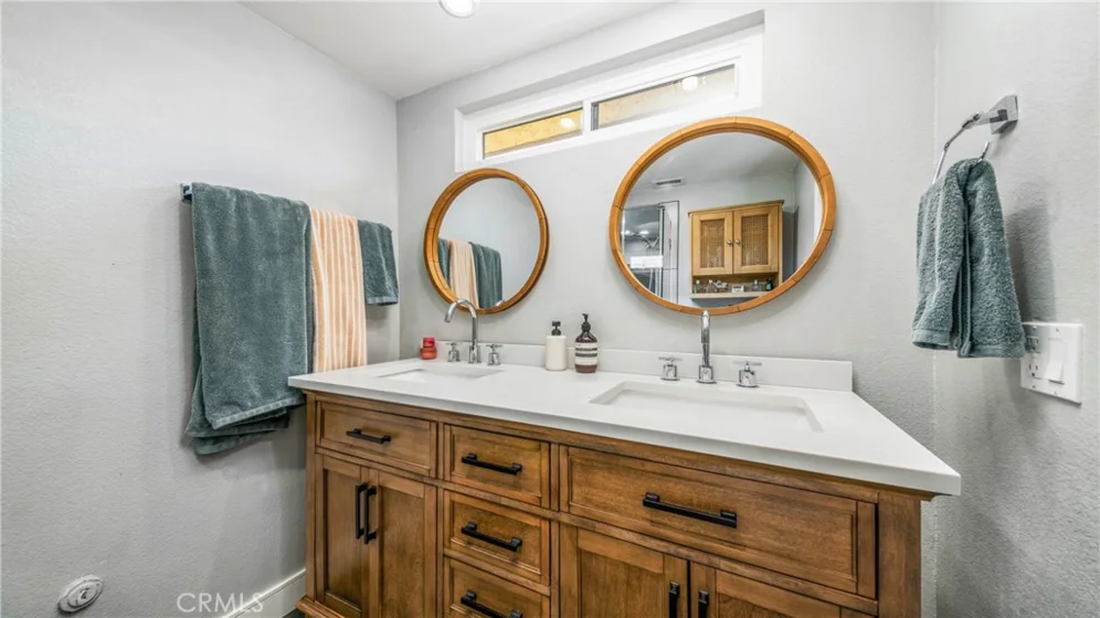 7422 Hazeltine photo 22