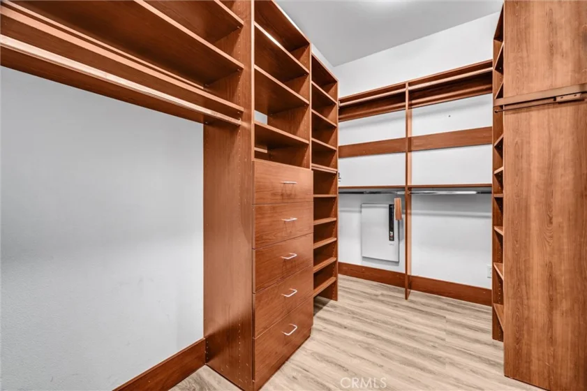 231 Lonetree photo 15