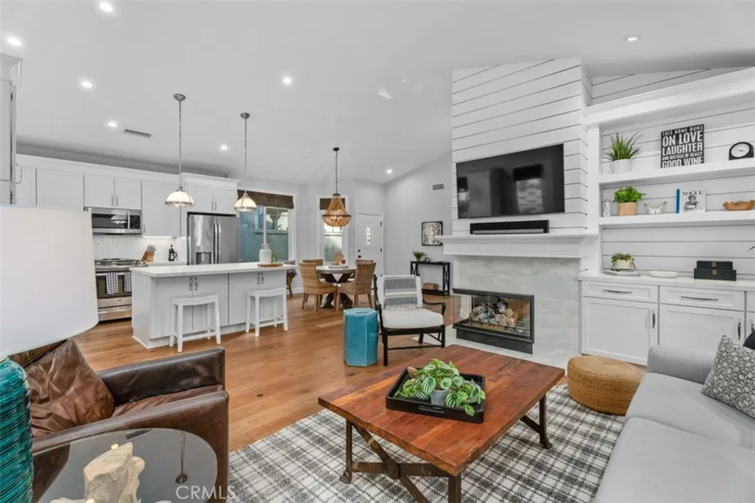 59 Colony photo 14
