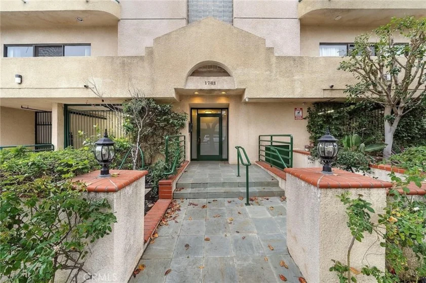 1741 Colby Avenue #304 photo 1