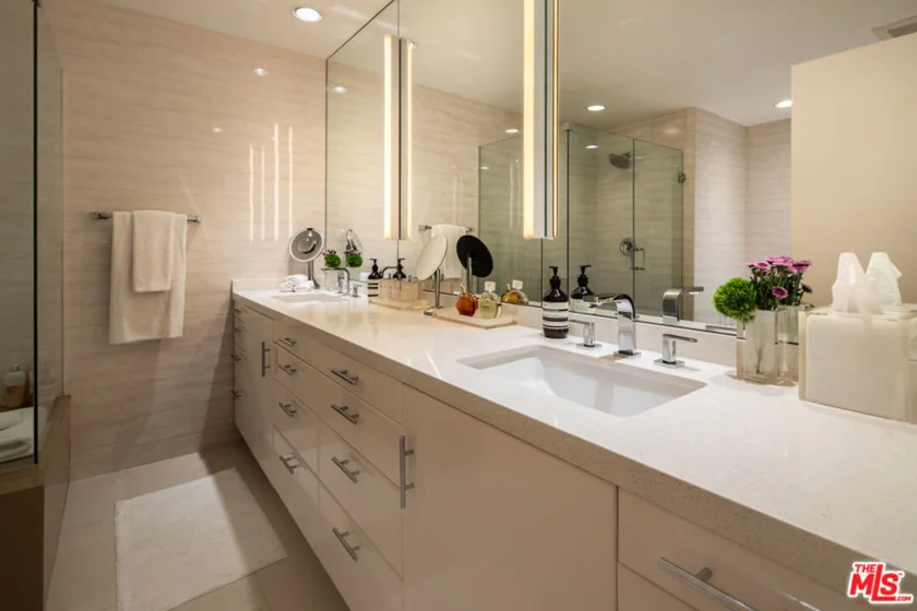 8455 Fountain Avenue #518 photo 17