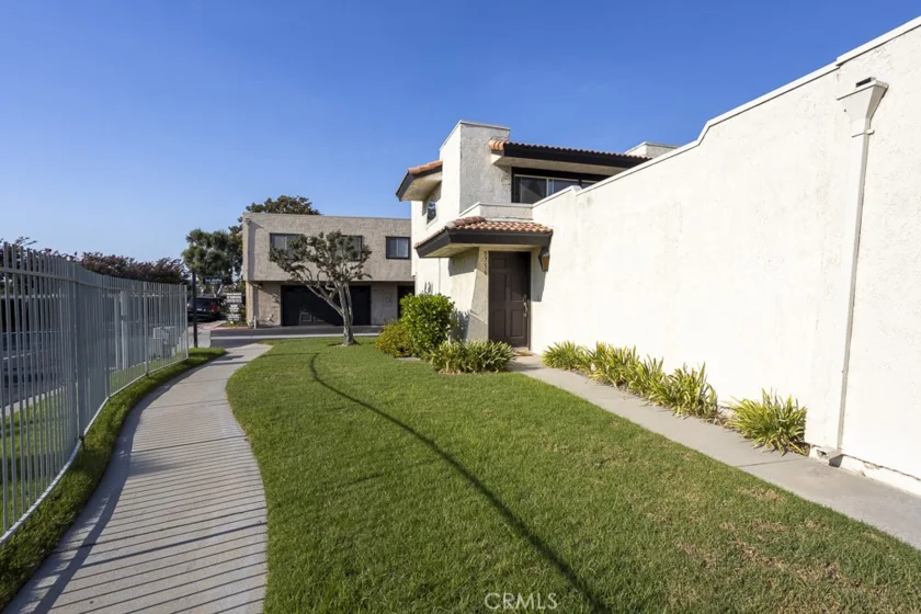 5756 La Jolla Way #1 photo 1