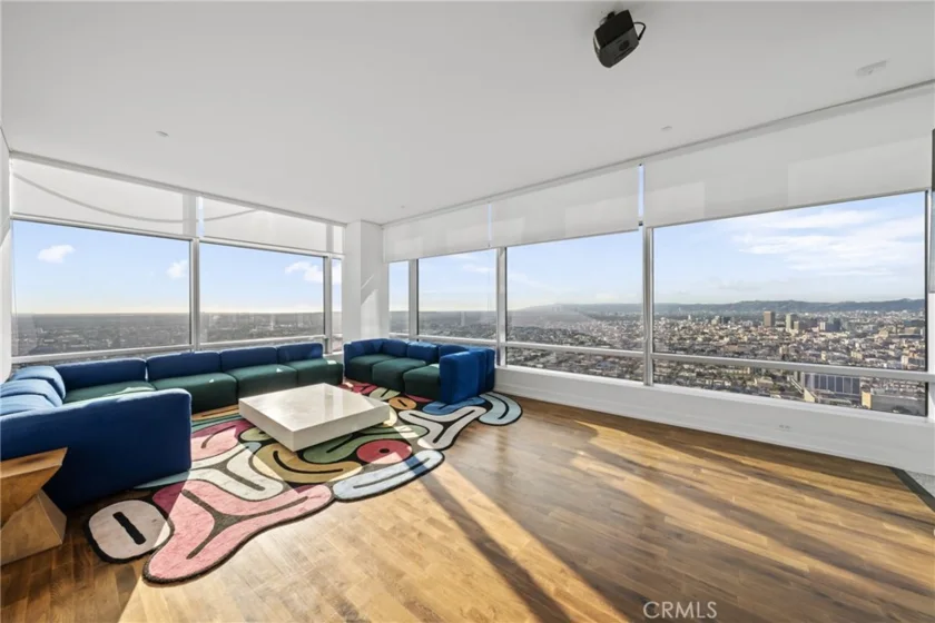 900 W Olympic Boulevard #46B photo 33
