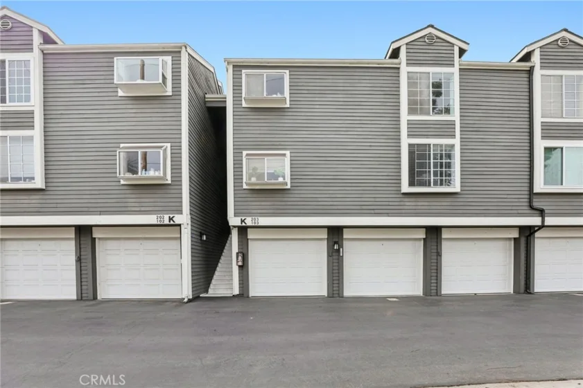 2330 Vanguard photo 27