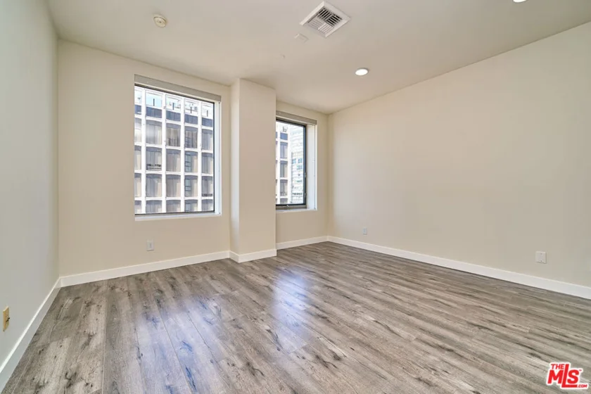 3810 Wilshire Boulevard #1001 photo 19